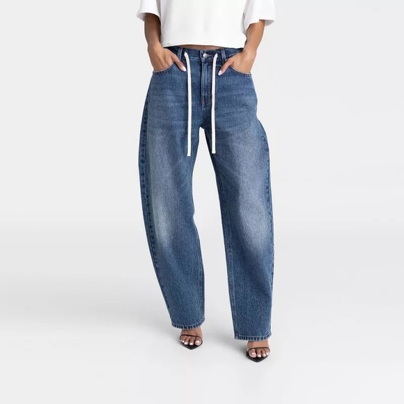 KBB by Kahlana Denim - NWT KBB by Kahlana The Lynnox Mid Rise Barrel Jean Dark Wash 6